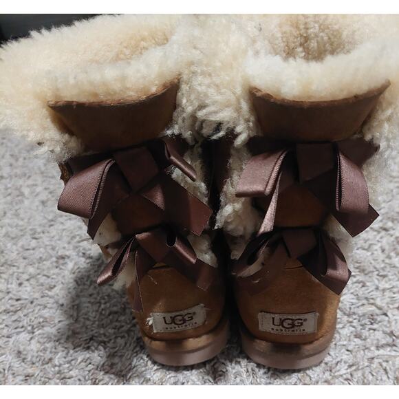 UGG metro short bow Chestnut Boots SZ 6 - Picture 14 of 14